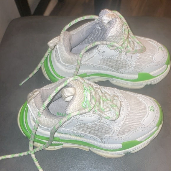 Triple S Balenciaga Sneaker for toddler - Picture 3 of 5
